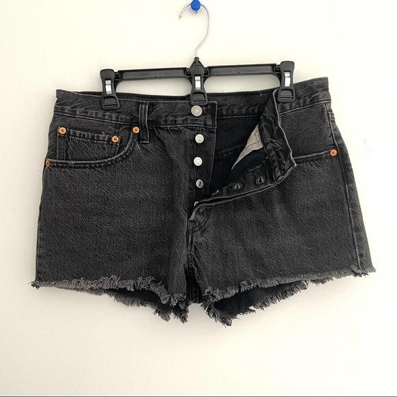 LEVIS 501 Black Button Fly Distressed Raw Hem Jean Shorts Size 31 - Picture 8 of 10